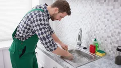 Ucpání v umyvadle nebo vaně? Tato jednoduchá metoda vyřeší problém bez nutnosti volat instalatéra